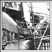 Attaching the screw propeller to the Idemitsu Maru