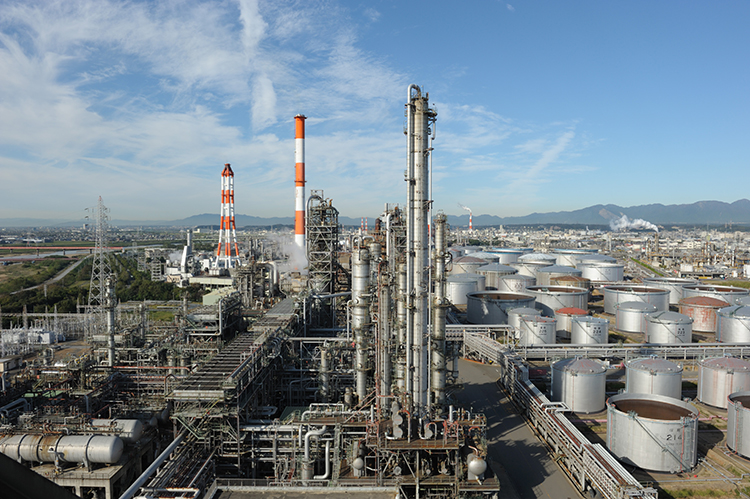 Panoramic view of the Yokkaichi Refinery