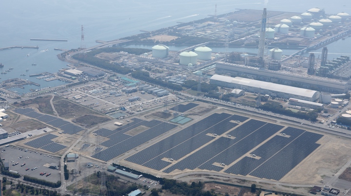 自社単独で運転する太陽光発電所