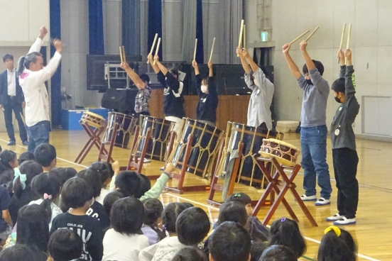 Experiential learning of traditional musical instruments