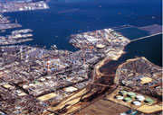 四日市製油所の全景