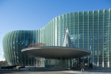 国立新美術館