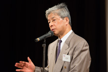 本江邦夫審査員長