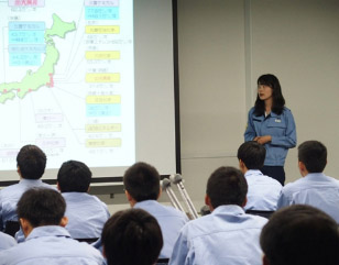 管理課 谷口社員の概要説明
