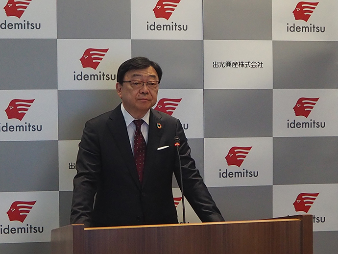 オンラインで新入社員に語りかける木藤社長