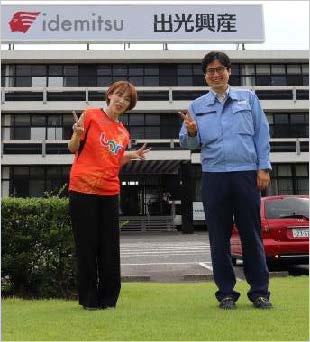 インタビューを受ける長谷さん