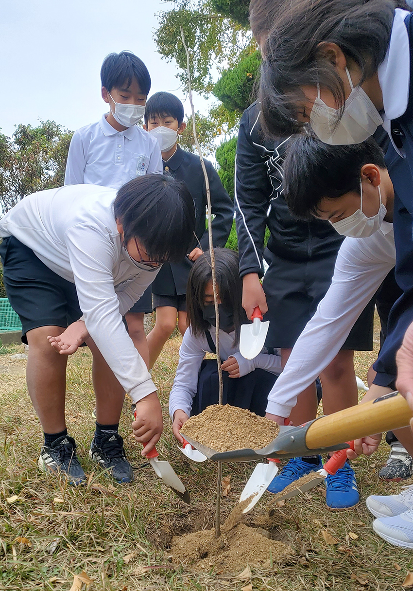 植樹式の様子