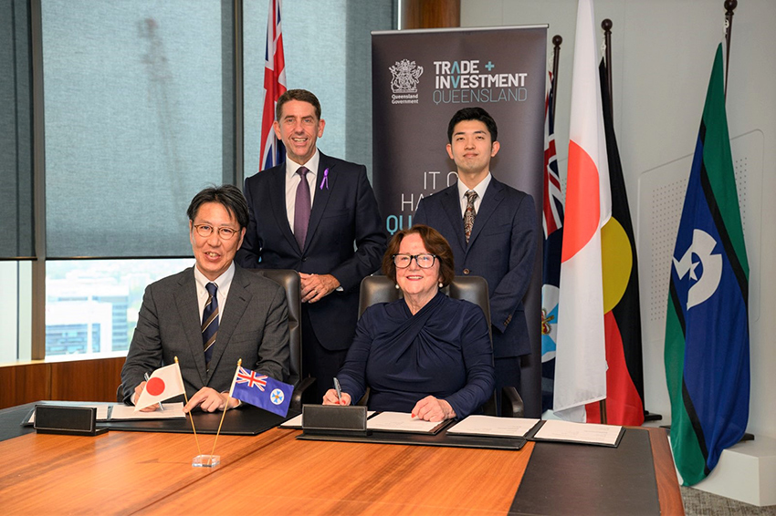 Signing ceremony for the three companies in the presence of the Queensland Government (back row left, Minister of Finance Cameron Dick) (March 8, 2023)